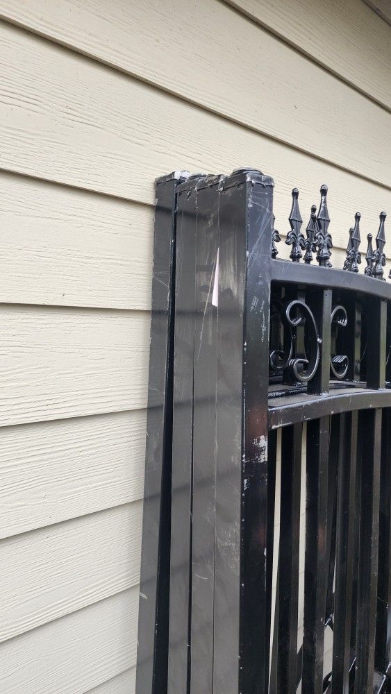 Driveway Gate, Dual Swing driveway gates, Floral Pattern Design Metal Security Outdoor Gates for Yard