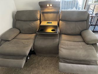 Grey Jerome’s 3 seater recliner
