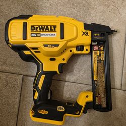 DeWalt 18 Ga Narrow Crown Stapler