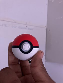 Pokémon ball for let’s go eevee/ Pokémon go with case and legendary Pokémon (pic up only)