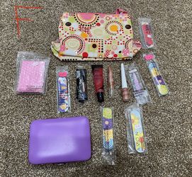Beauty Set F, Assorted Products