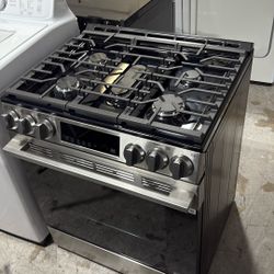 Lg 30 Inch Wide Slide In Oven With Air Fryer And Five Burners