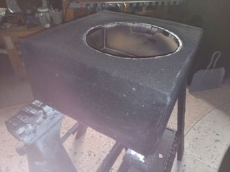 Small enclosure for subwoofer
