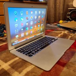 Excelente Laptop Apple Macbook Air De 13 Pulgadas Ultra Delgada Procesador Intel Core i5 Con Programas 