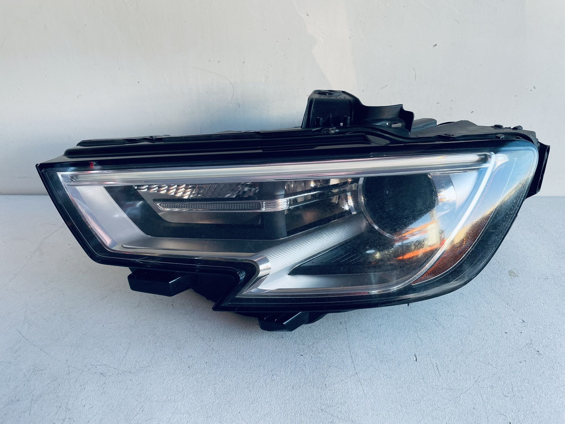 2017-2020 AUDI A3 LEFT DRIVER SIDE HEADLIGHT HID XENON OEM 