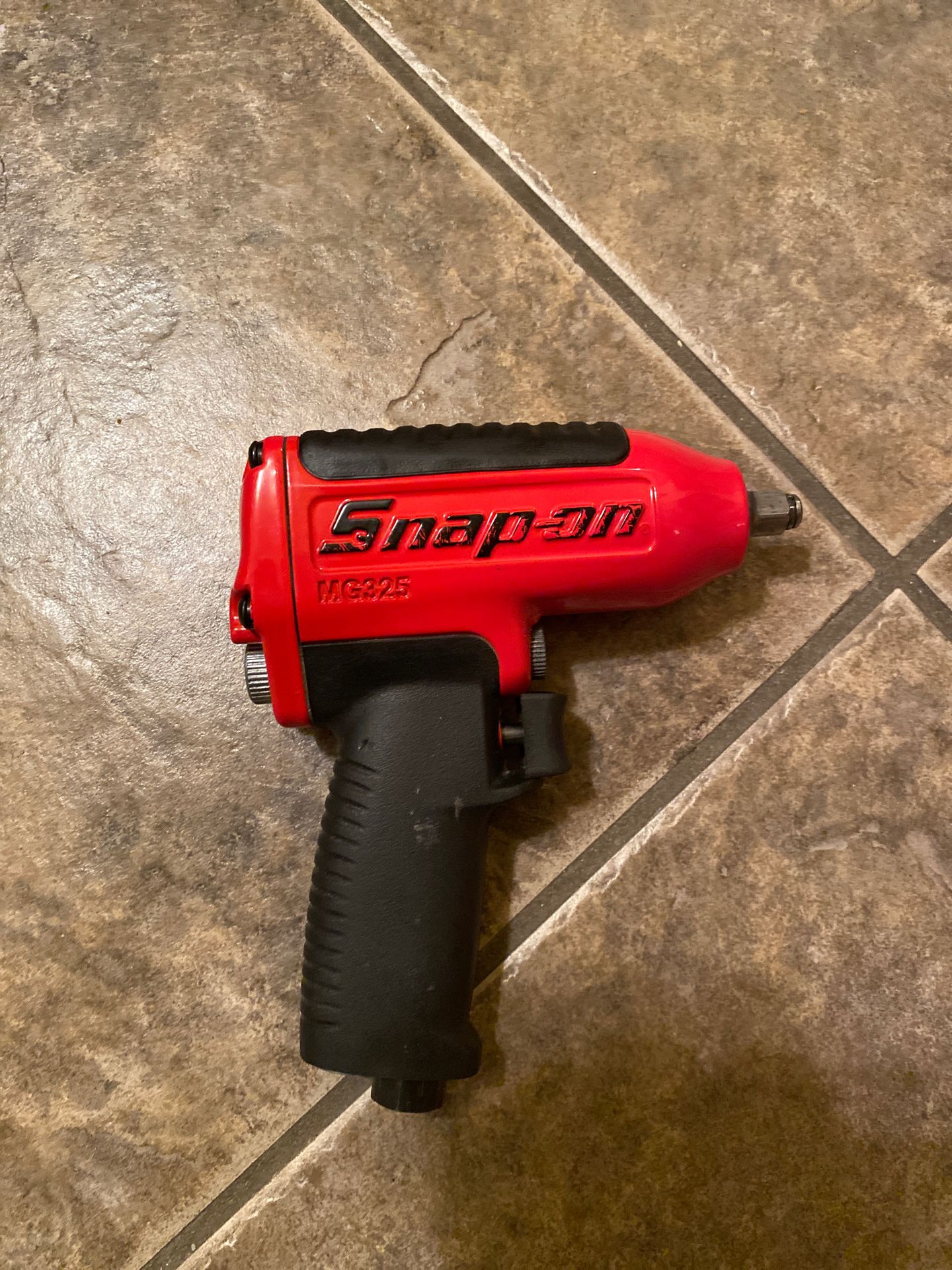 Snap-on impact wrench