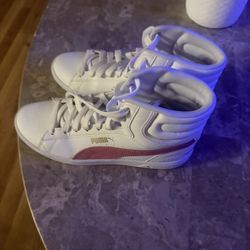 Women’s Puma High Tops Size 9.5