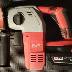 Milwaukee 28 Volt Rotary Hammer With Battery (No Charger)