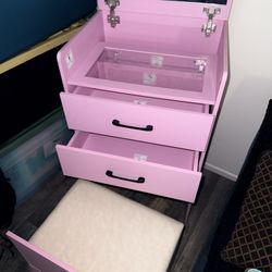 Vanity W Hidden Seat 