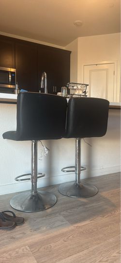 2 chairs bar