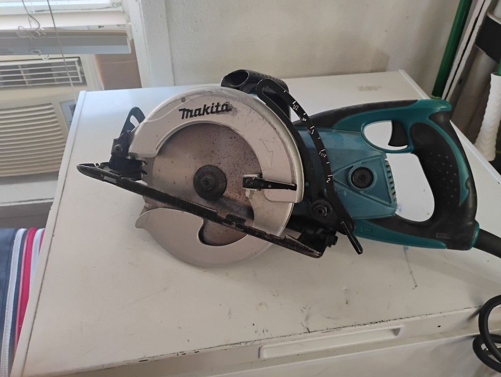 Makita Handsaw