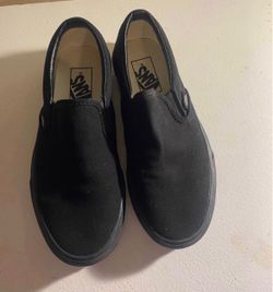 Woman’s shoes size 6