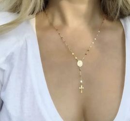Silver color necklace rosary crossy!!