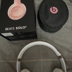 Beats Solo3 (Broken Hinge, Still Works) + Box & Case