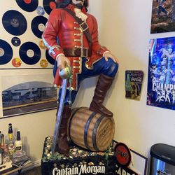 CAPTAIN MORGAN STATUE