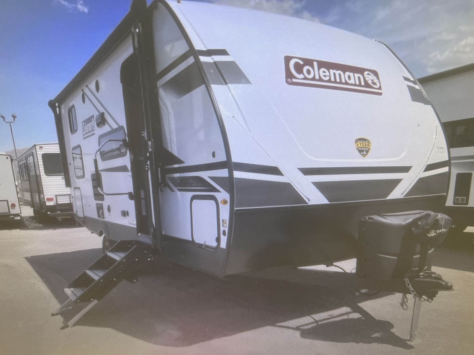 2023 COLEMAN LIGHT 1905BH