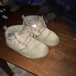 Men’s Uggs Size 11
