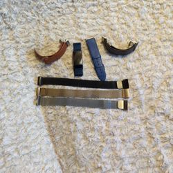 fitbit charge 3 With 7 Straps- Missing Charge