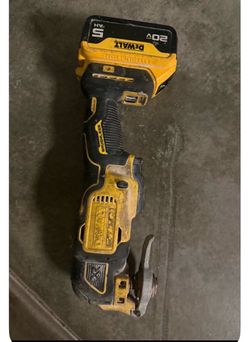 Dewalt tool and battery