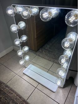 Vanity mirror