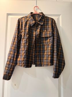 Plaid Flannel Button-Up Shirt，size S