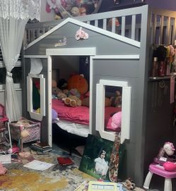 Loft/ bunk bed