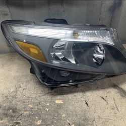 2016 2017 2018 2019 Mercedes-Benz Metris Right Passenger Side Halogen Headlight OEM