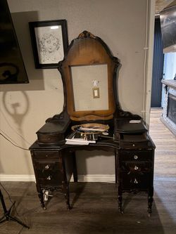 Antique Victorian Vanity Dresser