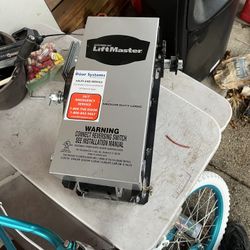 LIFTMASTER Hoist Operator: