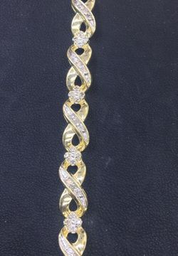 Gold and diamond bracelet