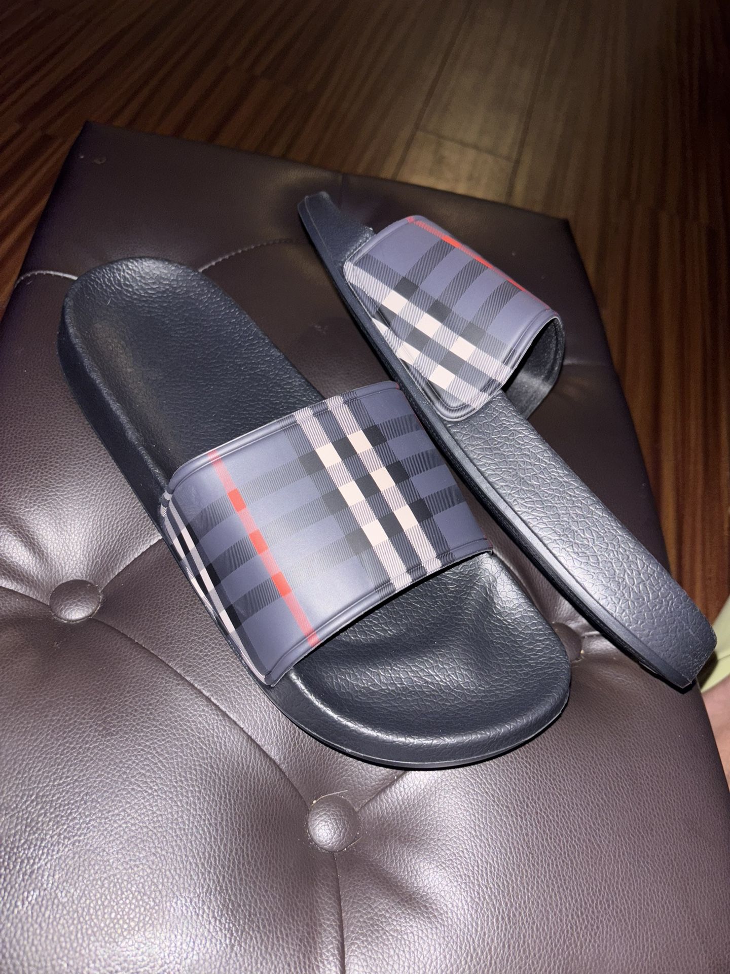 Brand New Burberry Style Sandals Size 44 Size 10 men’s Fits Like A 9.5 Men’s