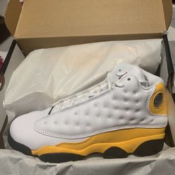 Air Jordan 13 Retro  (gs) Size 7y