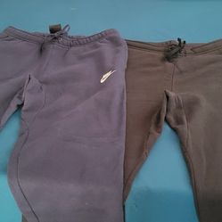 NIKE SWEATPANTS- LARGE