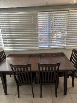 Dining set in good condition