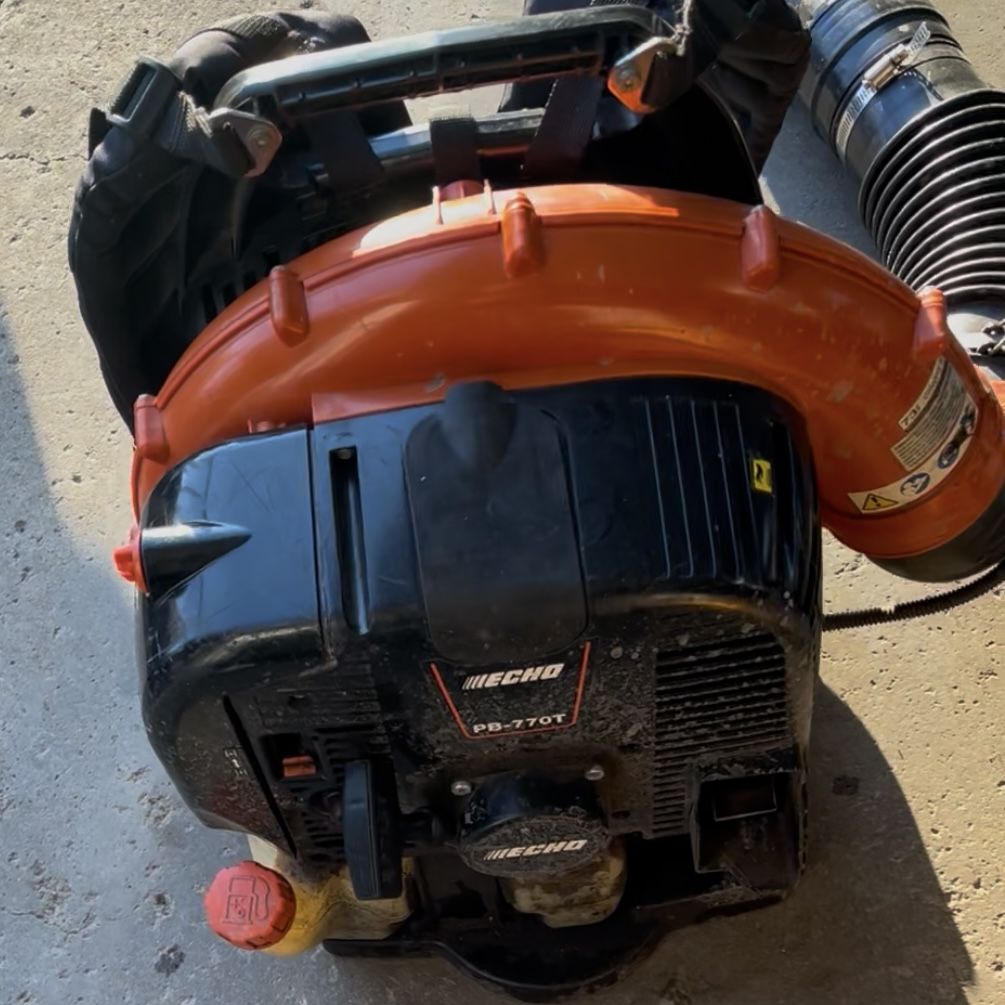 Leaf blower and weed trimmer Echo