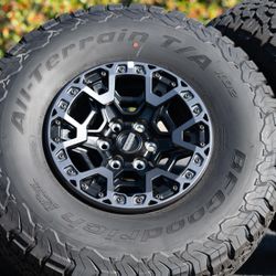New 17” Ford Raptor R rims 37” BFGoodrich tiresbeadlock wheels 6x135 OEM factory take offs