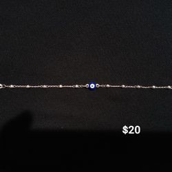 silver lucky eye bracelet /pulsera de ojo de la suerte de plata