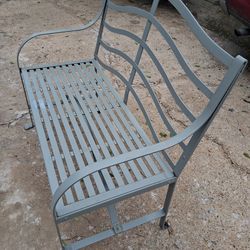 Banquito de metal solido