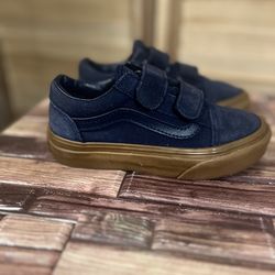 VANS Kids Old Skool V Sneakers.