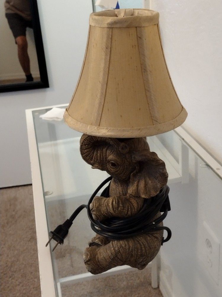 Elephant 🐘 Lamp