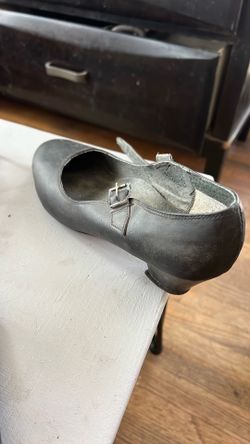 Zapatos de folclore
