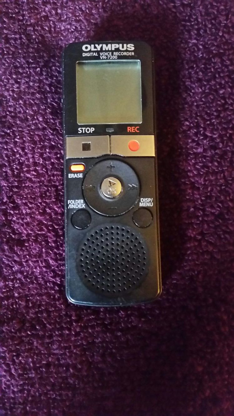 Digital voice recorder