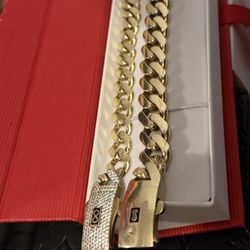 10k Monaco Chain 19” 24.2g 7mm  10k Monaco Bracelet 12mm 17g   10k Monaco Bracelet 10mm 15.3g    (Public meet ups only)