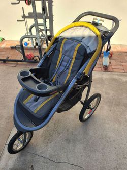 Three-Wheel GRACO Jogging Stroller