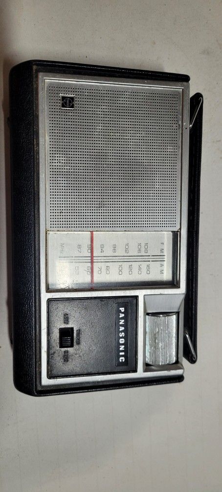 Panasonic Royaltron RF-649 AM-FM Radio 1978 NO Battery Cover