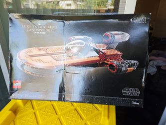 Lego retired UCS Landspeeder and Executor Star Destroyer