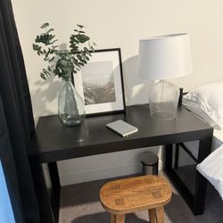 Black Desk