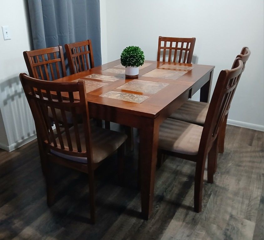 Beautiful Dining Table Set (Table & 6 Chairs)
