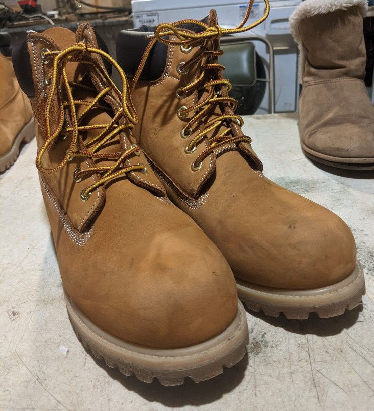 MEN'S WINTER BOOT - TIMBERLAND Size 10.5