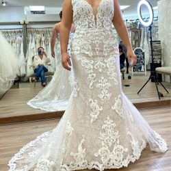 Maggie Sottero Wedding Dress-Size 16